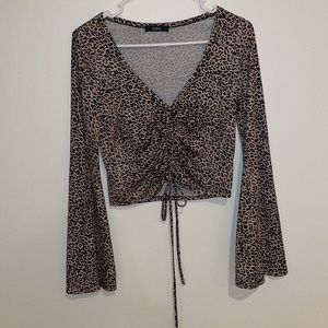 💖Bundle It!💖 Cheetah Print V-neck Long Sleeve Cropped Shirt with Bell Sleeves
